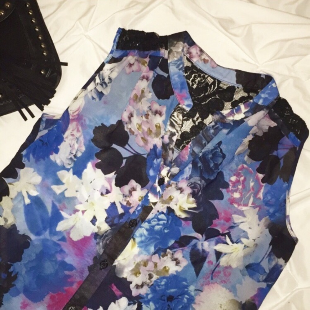 Kut from the Kloth Sleeveless Shirt Sz S